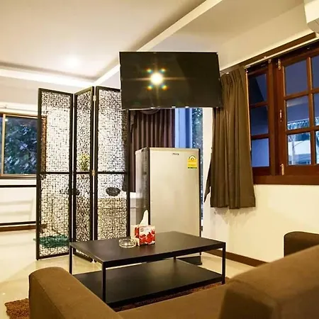 อพาร์ตโฮเทล Nayo Royals Pattaya