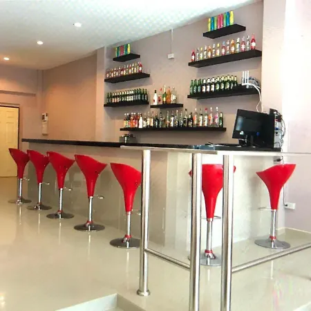 ที่พัก Tuga's Bar And