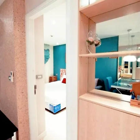 Apartment On Main Road Next To Bus Station Near Beach