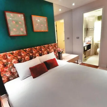 Apartment On Main Road Next To Bus Station Near Beach Pattaya