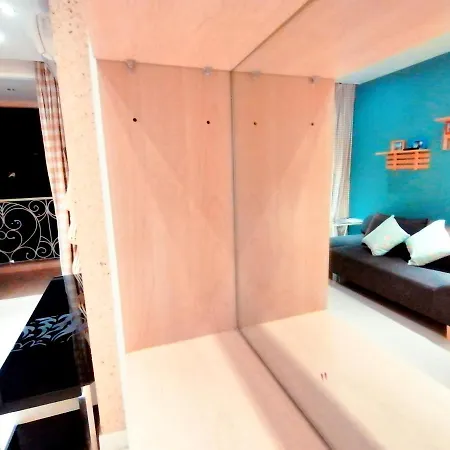 Apartment On Main Road Next To Bus Station Near Beach *