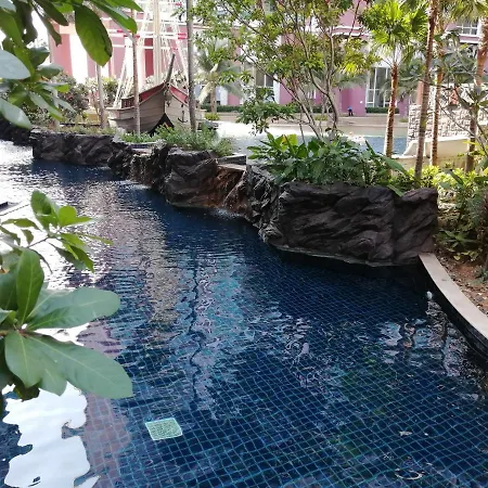 Apartment On Main Road Next To Bus Station Near Beach