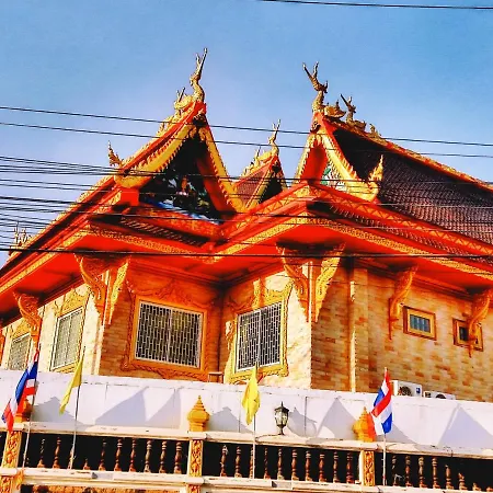 On Main Road Next To Bus Station Near Beach Apartment Pattaya