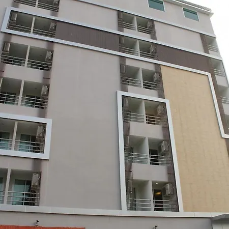 Chariot Hotel 3*
