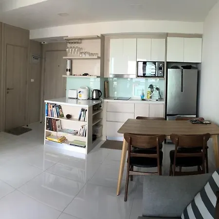 อพาร์ตโฮเทล Sea View By Pierre *
