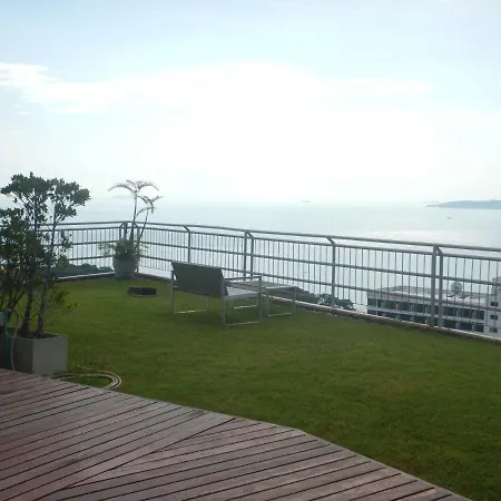 อพาร์ตโฮเทล Sea View By Pierre Pattaya