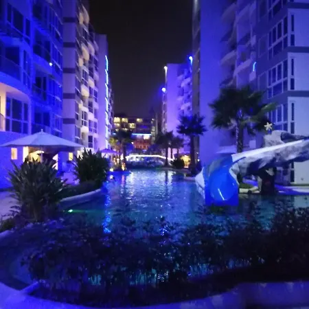 Grand Avenue 1 Bedroom Apartment
