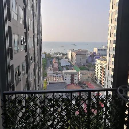 ที่พัก The​ Base​ Central Pattaya​ By​ Carrot Pattaya