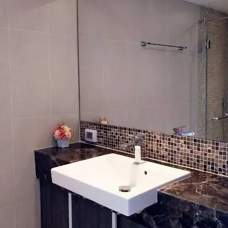 Centara Avenue A4,near Walking Street,freepool,gym อพาร์ตโฮเทล
