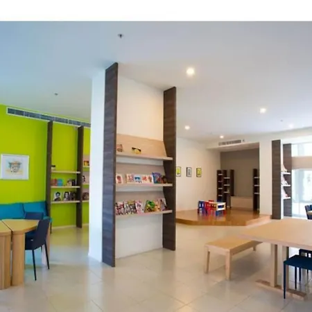อพาร์ตโฮเทล Lumpini Ville By Zy,near Terminal21 Walking St,freepool Gym