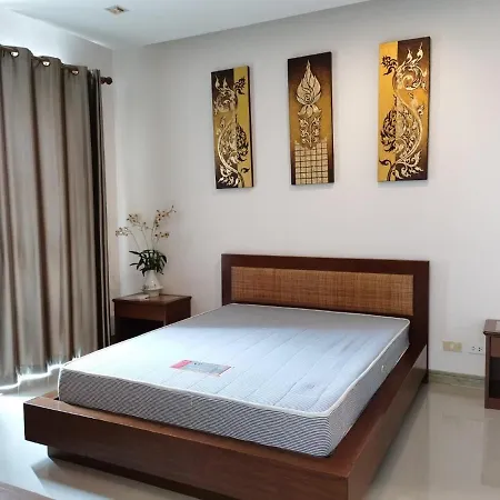Aparthotel City 2*