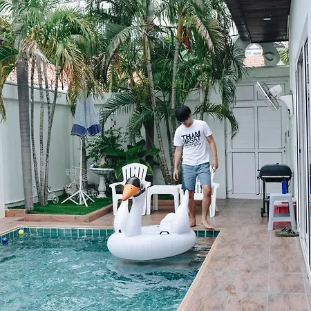 วิลล่า The Pool House No.8
