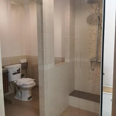 City Aparthotel 2*