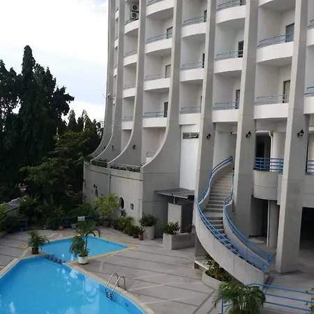 Peak Condominium 4*