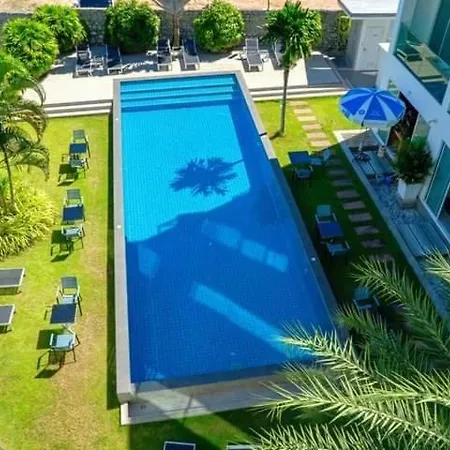โรงแรม Cozy