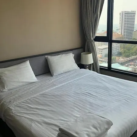 The Base Seaview Pattaya