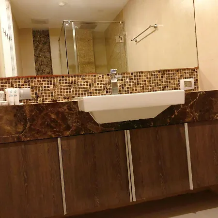 Centara Avenue Soi Buakhao By Daisy 2 Apartment *