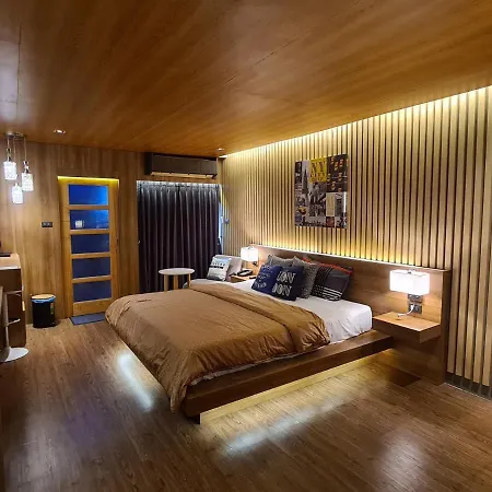 โรงแรม Leela One 2*