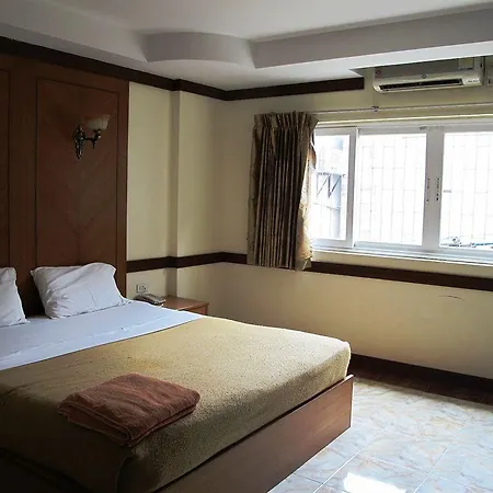 P72 โรงแรม 2*