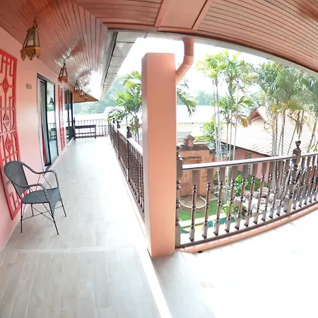 พระตำหนักวิลล่า 10 ห้องนอน พร้อมสระว่ายน้ำส่วนตัว Pattaya