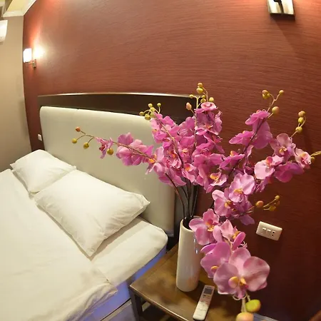 พระตำหนักวิลล่า 10 ห้องนอน พร้อมสระว่ายน้ำส่วนตัว * Pattaya
