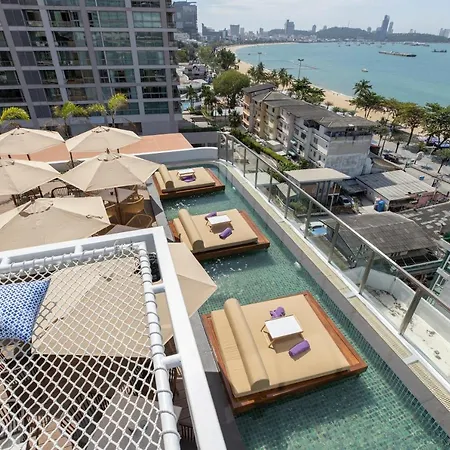โรงแรม พัทยาซีวิว - Sha Extra 4*