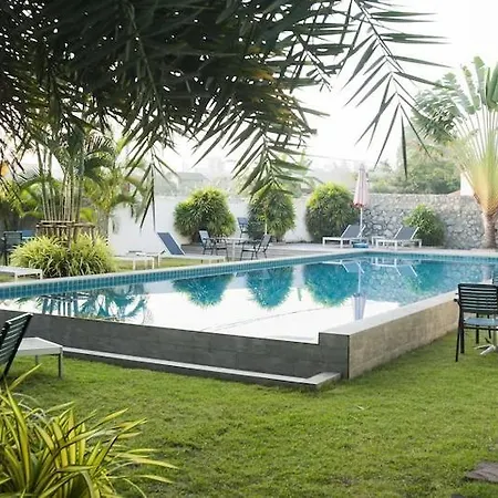 Cozy โรงแรม