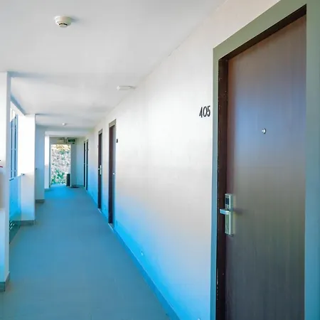 Cozy โรงแรม 3*
