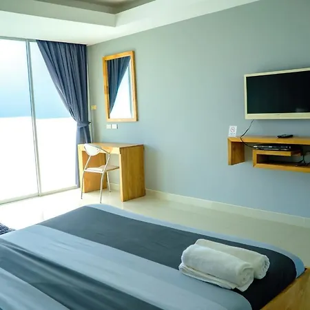 Cozy โรงแรม 3*