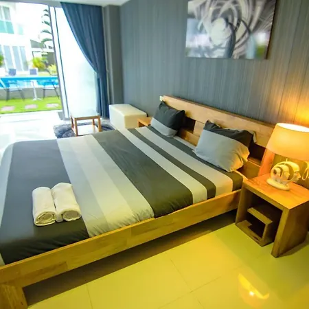 Cozy โรงแรม 3*