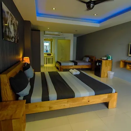 Cozy โรงแรม 3*