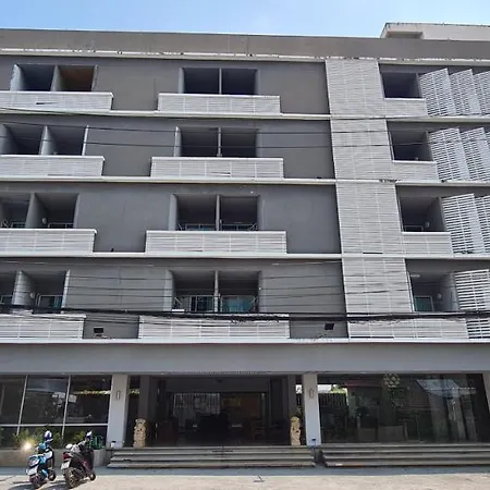 โรงแรม Leela One 2*