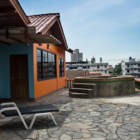 Apartment At Ease Pattaya