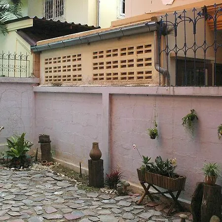 Apartment At Ease *