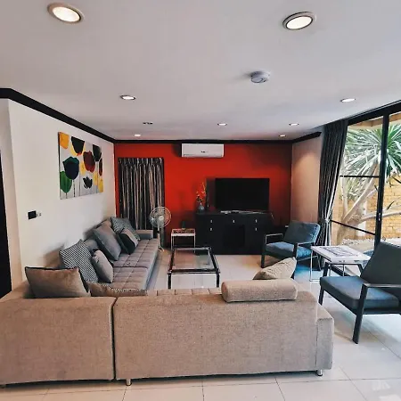 วิลล่า 4poolvillas *