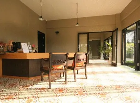 โรงแรม Ploen By Tolani 2*