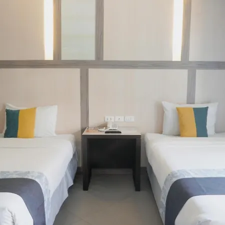 โรงแรม Sea Breeze Jomtien 4*