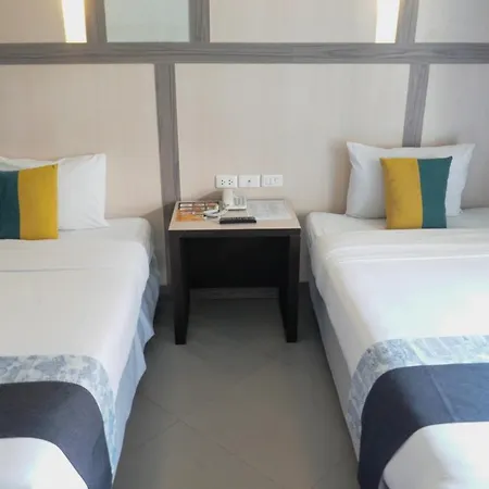 Sea Breeze Jomtien โรงแรม 4*