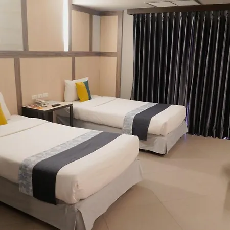 Sea Breeze Jomtien โรงแรม Pattaya