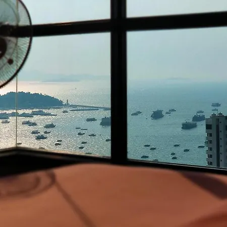 Center Seascape อพาร์ทเม้น *