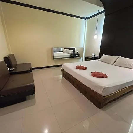 รีสอร์ท Baankaew 2*