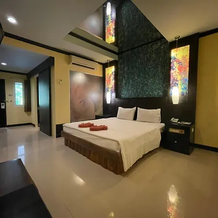 รีสอร์ท Baankaew 2*