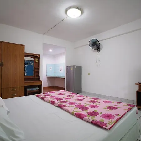 Oyo 1004 Naklua Mansion โรงแรม Pattaya