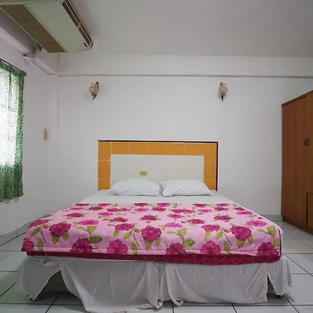 โรงแรม Oyo 1004 Naklua Mansion Pattaya
