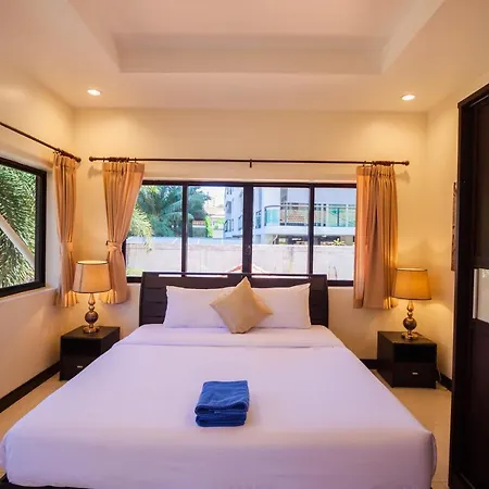 Luxury Pool 4 Bedroom 900m 1.5 Km Downtown * Pattaya