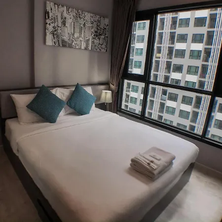 โรงแรม The Base Sml *