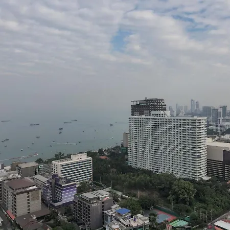 โรงแรม The Base Sml Pattaya