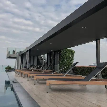 The Base Sml โรงแรม Pattaya
