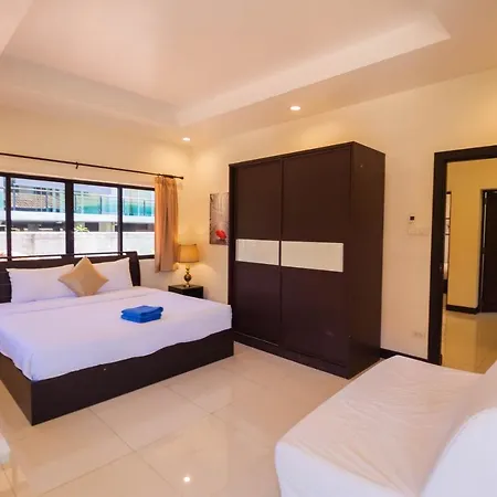 Luxury Pool 4 Bedroom 900m 1.5 Km Downtown Pattaya