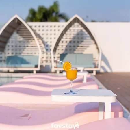 Kram Beach And โรงแรม 5*